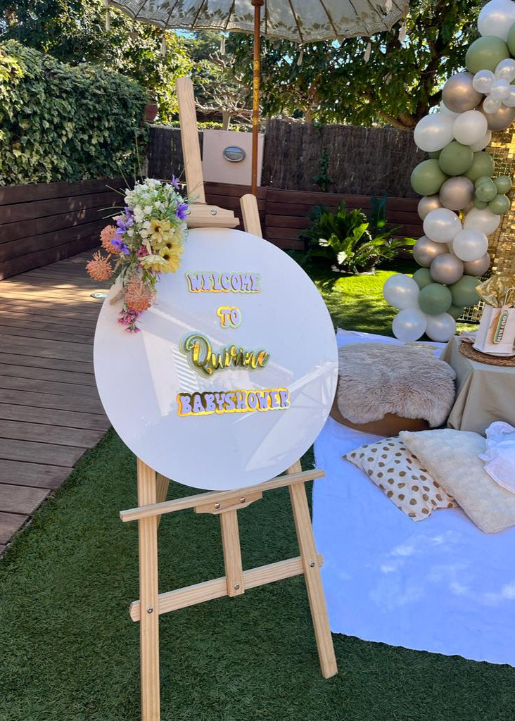 Create unforgettable moments with personalized acrylic signs, the perfect addition to any event in Barcelona