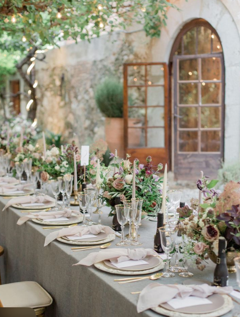Barcelona influencer dinner styled with elegant table decor