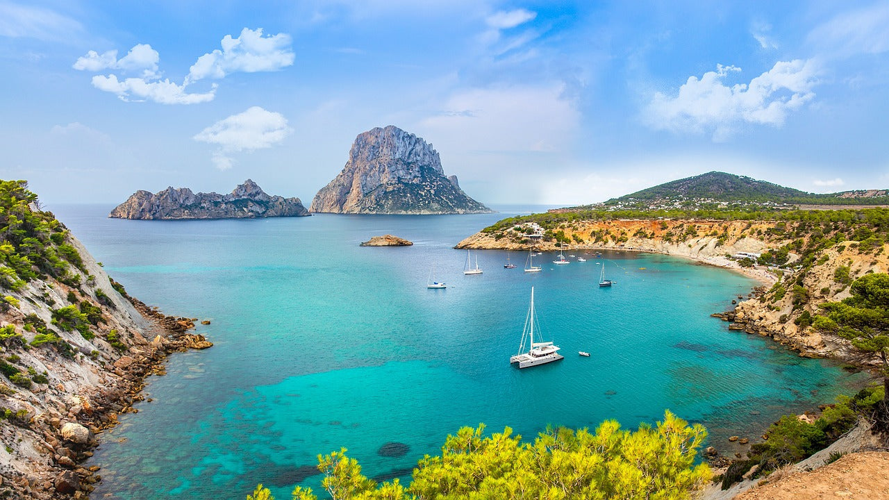 Tablescapes That Capture the Ibiza Spirit