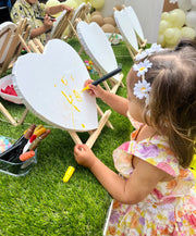 Make your child's special day even more memorable with a kids party in Maresme filled with exciting kids craft activities in Maresme. From canvas painting to jewelry art or cookie decorating, we offer fun, hands-on experiences for everyone!