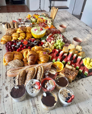 Treat your guests to the best breakfast platter in Barcelona with our curated grazing platters. Perfect for corporate breakfasts or home gatherings, our platters feature fresh fruits, pastries, breads, and spreads for a delightful start to your day.