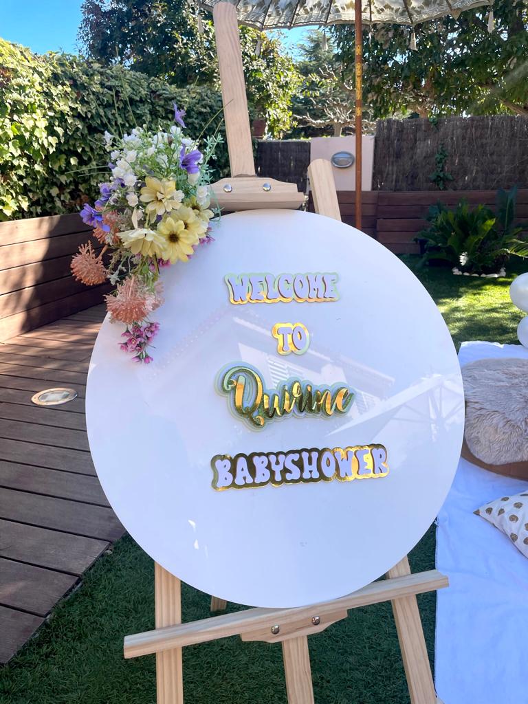 Add a unique touch to your celebration in Marbella with custom acrylic event signs, perfect for weddings, birthdays, and more!