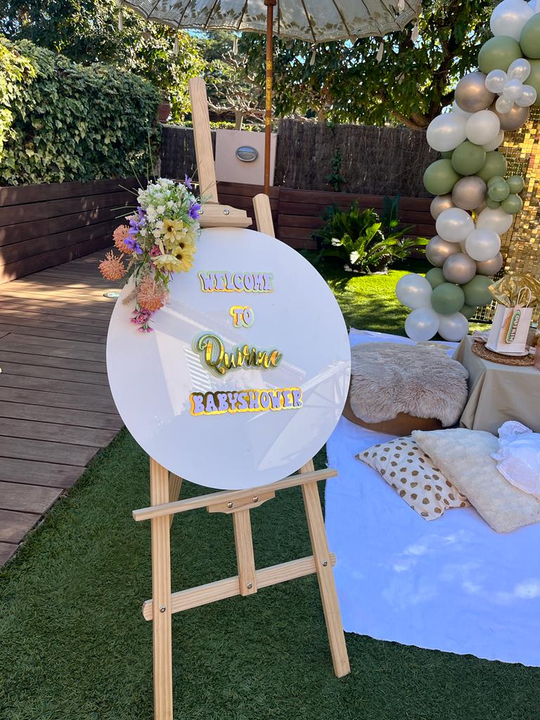 Create unforgettable moments with personalized acrylic signs, the perfect addition to any event in Marbella.